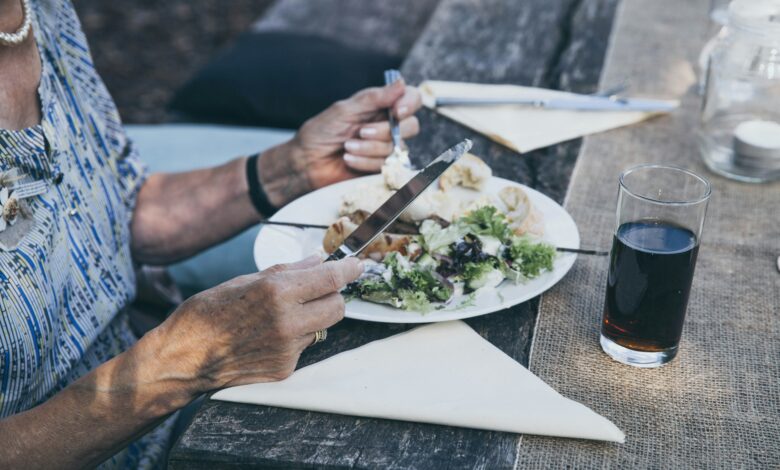 How-To-Save-Money-Eating-Out